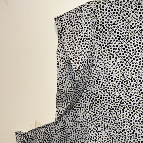 Women’s LOFT Plus Lightweight Floral Shell Cap Sleeves Shirt size 24 - Picture 3 of 8